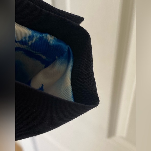 INDOCHINIO NWOT Navy Blazer w Vibrant Cloud Lining, Shoulder Pads & Gold Buttons - Picture 6 of 11